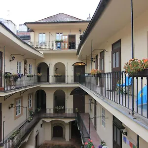 Cool 1 Bedroom Prokopska In Mala Strana Appartamento