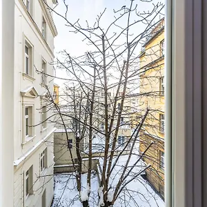 Cozy In The Heart Of Appartamento